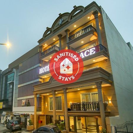 Townhouse Oak Hotel Dev Palace Делі Екстер'єр фото