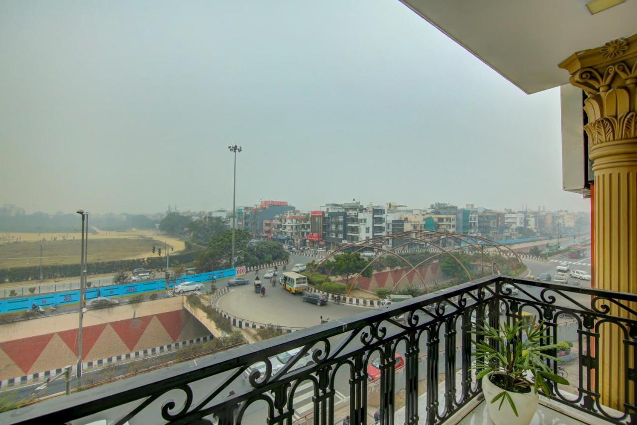 Townhouse Oak Hotel Dev Palace Делі Екстер'єр фото
