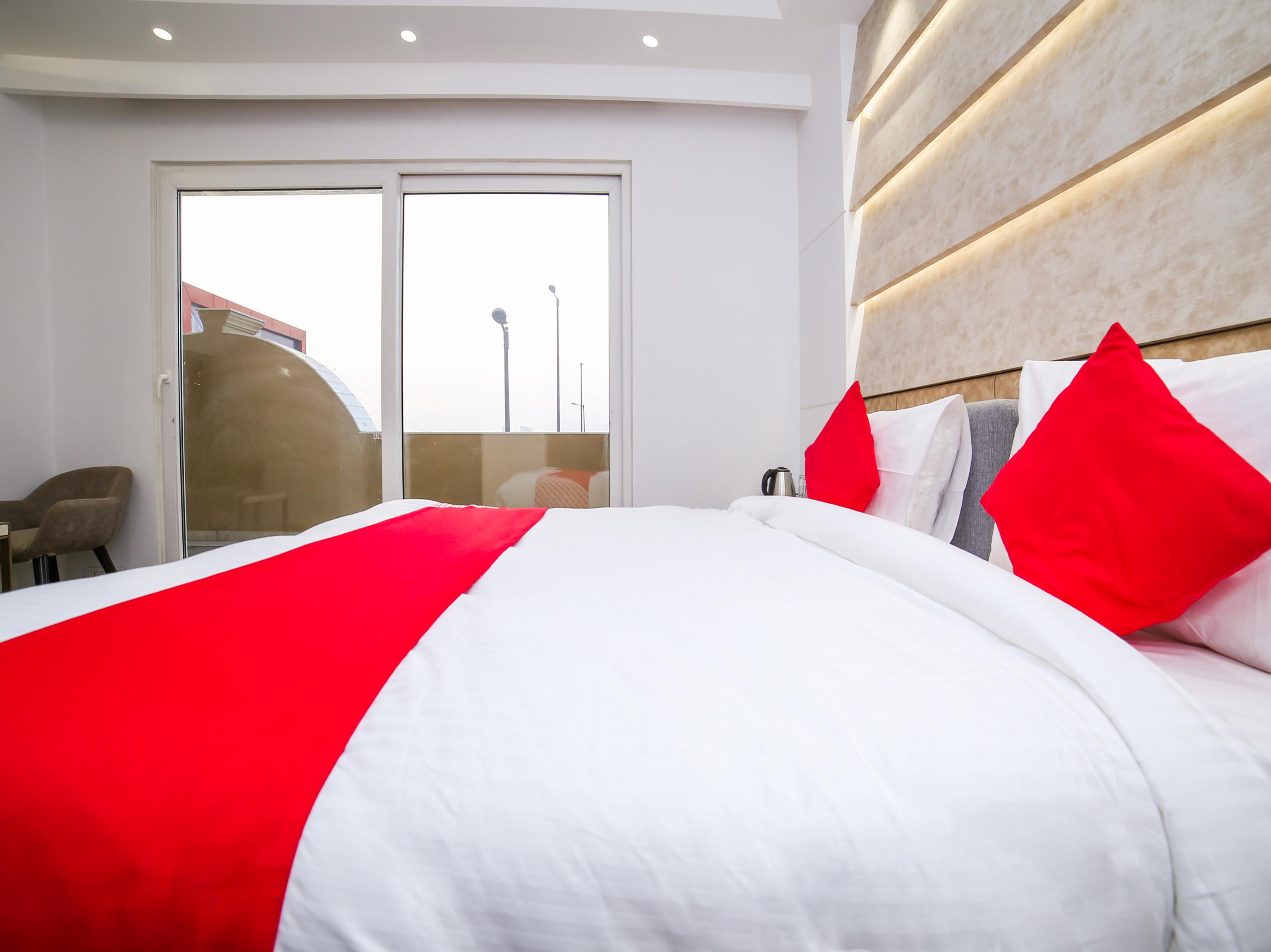 Townhouse Oak Hotel Dev Palace Делі Екстер'єр фото