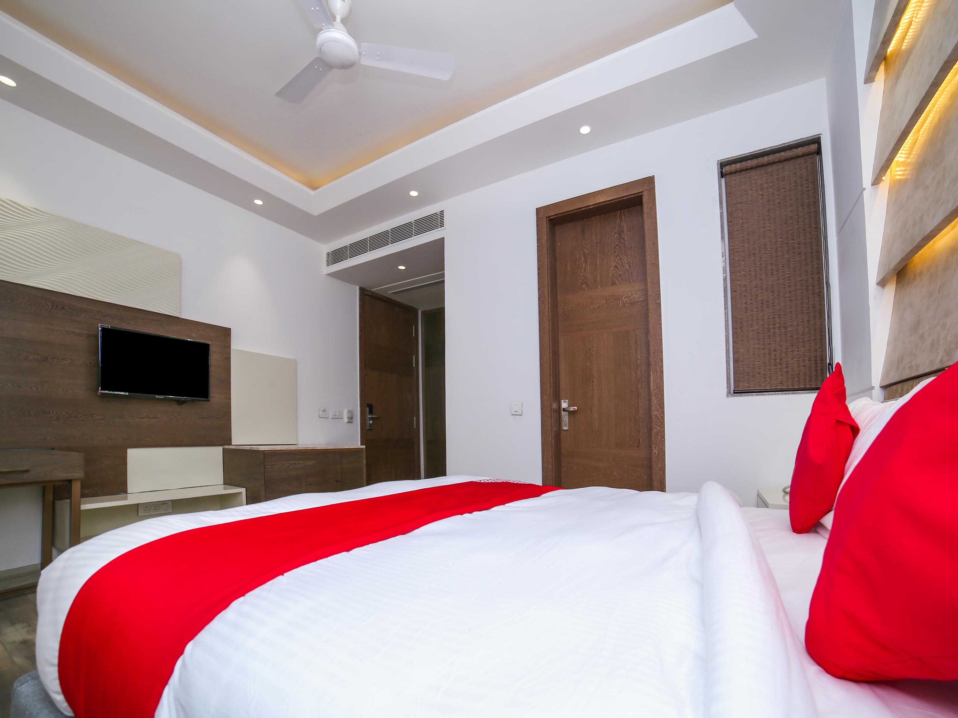 Townhouse Oak Hotel Dev Palace Делі Екстер'єр фото